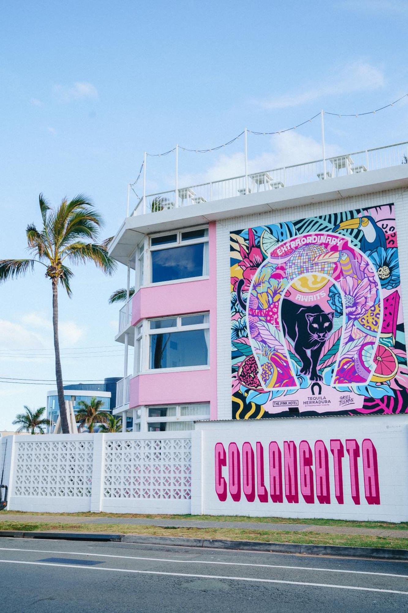 The Pink Hotel Coolangatta Gold Coast Exterior foto
